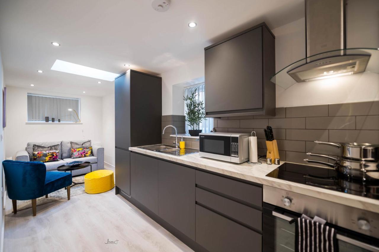 Charles Alexander Short Stay - Windmill House Apartments Литам-Сент-Эннс Экстерьер фото