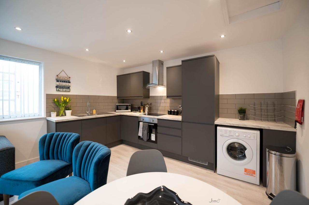 Charles Alexander Short Stay - Windmill House Apartments Литам-Сент-Эннс Экстерьер фото